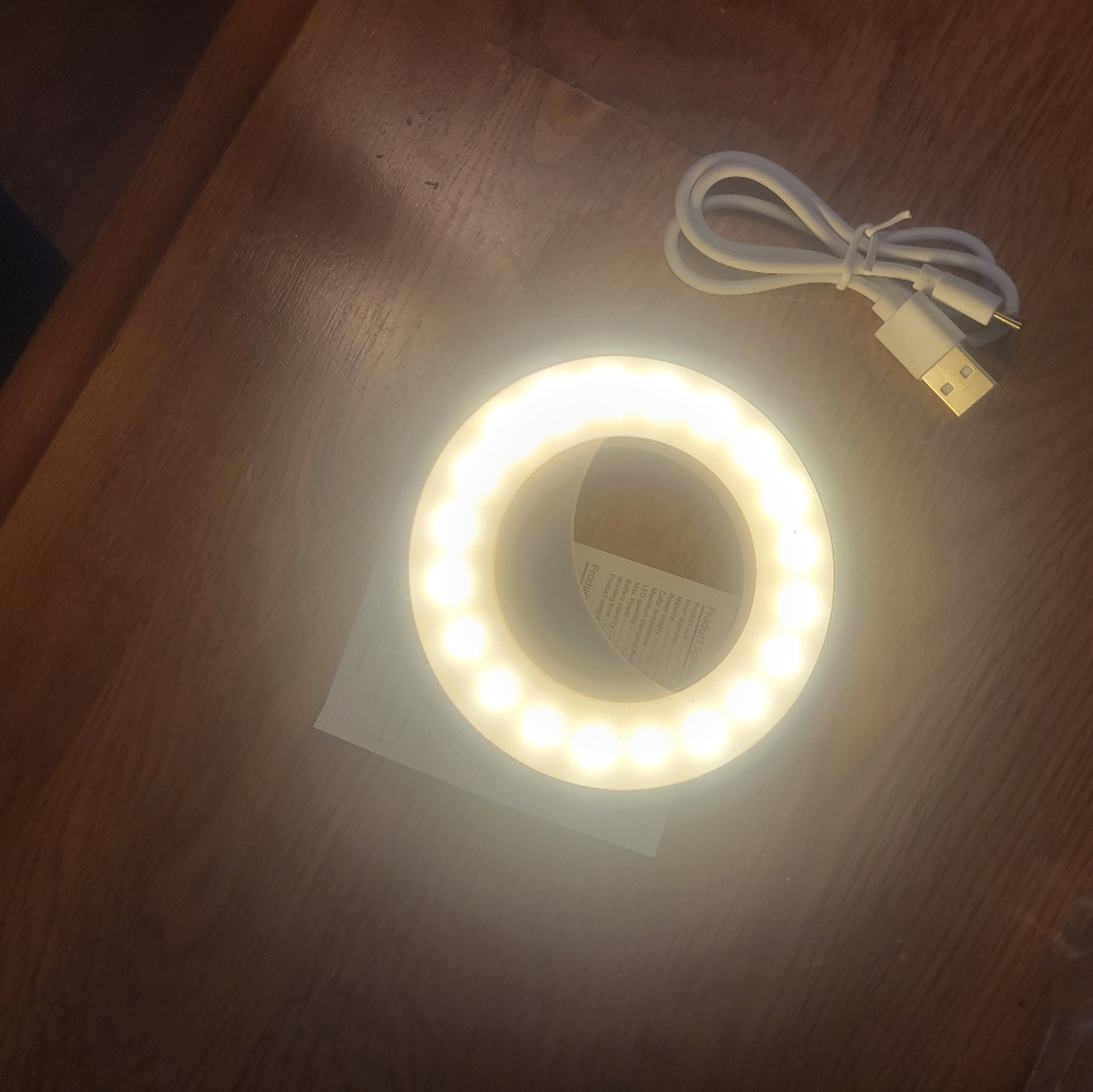 ***NIB*** LED selfie ring light - Picture 5 of 6